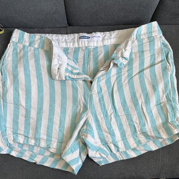 Womens' Old Navy Green and White Striped Shorts Size 12 - Picture 1 of 5